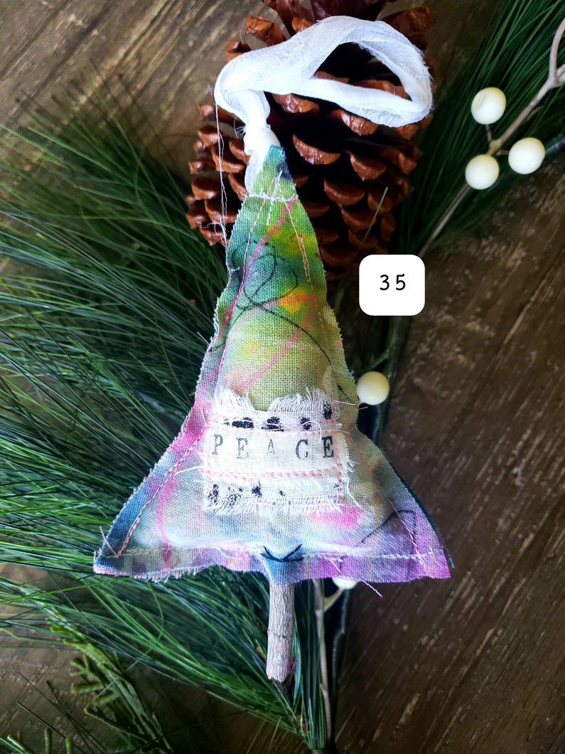 Christmas Tree Ornament no.35 PEACE